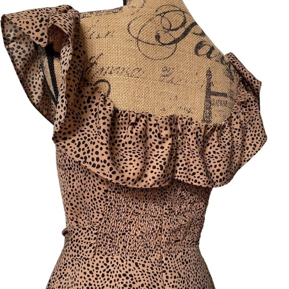 Reset By Jane Women’s Size Medium Tan Black Ruffle Shoulder Tie Waist Dress NEW - Picture 6 of 9